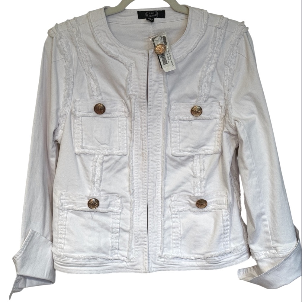A.Z.I. New York Women's White Denim Jacket Front Pockets Raw Hem Size Small NEW